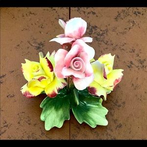 Vintage Capodimonte flower porcelain centerpiece